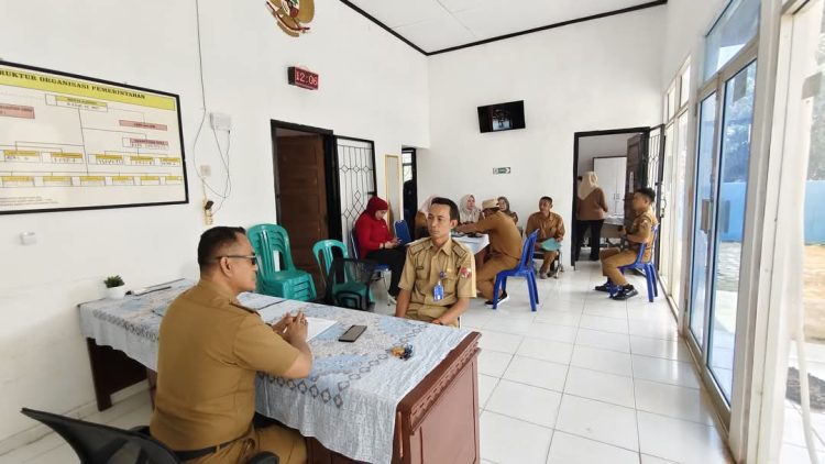 Camat Dampingin Tim Inspektur Pembantu II Melakukan Pemeriksaan Kinerja Desa Kinciran