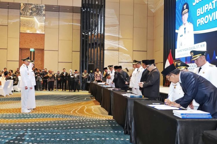 Gubernur Lampung Rahmat Mirzani Djausal Resmi Terima Jabatan,Tekankan Kolaborasi Untuk Kemajuan Daerah