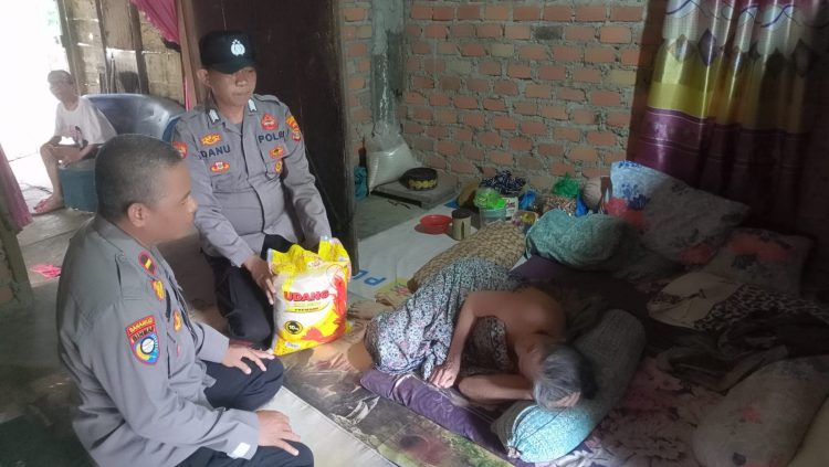 Polres Lampung Utara Kembali Berikan Bantuan Beras Kepada Masyarakat 