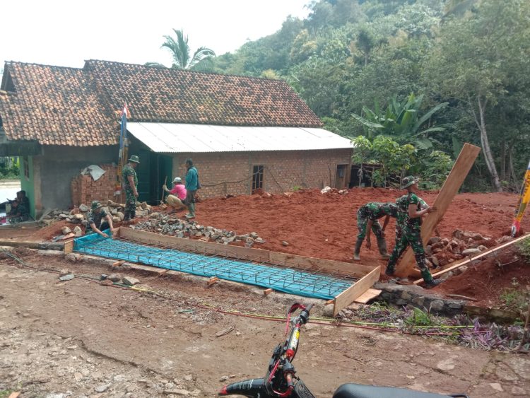 Warga Desa Subik Senang kehadiran TNI Manunggal Membangun Desanya