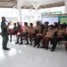 Komandan SSK Satgas TMMD ke 123 Kodim 0412/LU Lettu Inf Sugiono Sosialisasikan Masuk TNI dihadapan Murid SMA N01 Abung Tengah