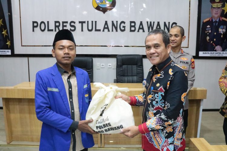 Sambut Ramadhan 1446 H, Polres Tulang Bawang Gelar Baksos Polri Presis Secara Serentak di Tiga Lokasi Berbeda