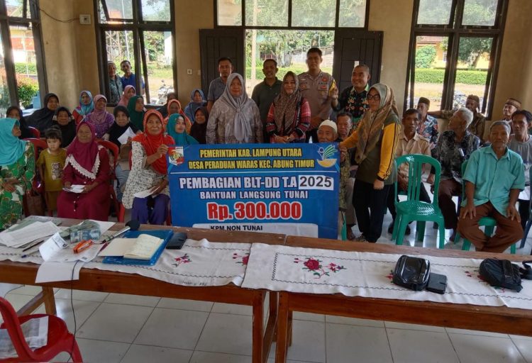 Kades Marta Gunawan Bagikan Langsung BLT DD 2025