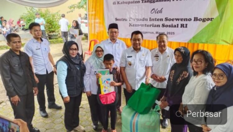 LKS Almanda Tanggamus Salurkan Bantuan Sosial Penyandang Disabilitas, Lansia dan Anak