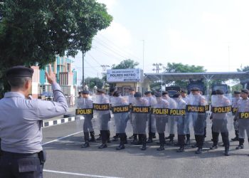 Kapolres Metro Polda Lampung Berikan Arahan kepada Tim Dalmas Sat Samapta Polres Metro dalam Persiapan Menyambut Hari Buruh