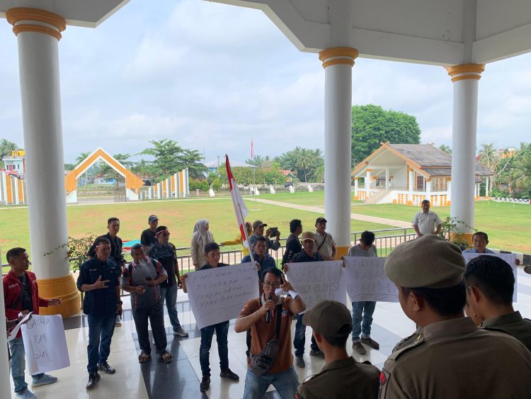 Kabag Protokol dan Kompim Kabupaten Merangin Haidir, Minta Maaf Setelah Didemo Puluhan Wartawan