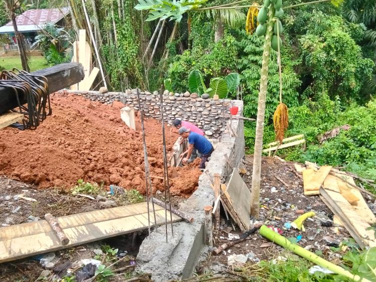 Pembangunan Rumah Dinas Puskesmas Muara Siau Rp 461 Juta Disorot Warga, Pondasi Dianggap “Seperti Ular”