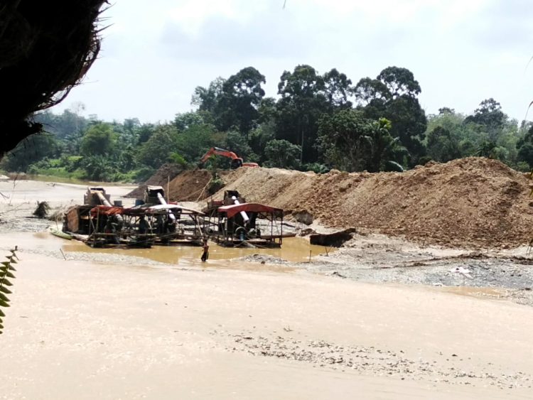 PETI Milik Santo Cs di Desa Tambang Besi Diduga Kebal Hukum, Warga Was-Was Bencana Alam