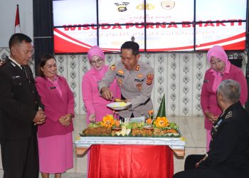 Polres Merangin Gelar Syukuran Wisuda dan Pelepasan Purna Bakti Tiga Personel dengan Prosesi Pedang Pora