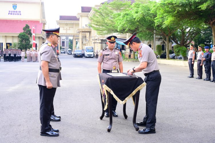 Kapolda Jambi Pimpin Sertijab Wakapolda, Brigjen Pol. B Ali, S.H.,S.I.K Resmi Jabat Wakapolda Jambi