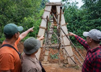 Jembatan Gantung Rp200 Juta Dibangun dengan Upah Minim, Warga Muara Pangi Curigai Dugaan Manipulasi Anggaran