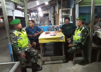 Koramil 420-09/Bangko Jaga Kondusifitas Wilayah Dengan Melaksanakan Patroli dan Komsos Malam