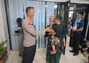 Polisi Penolong, Personel Polres Lampung Utara Temukan Anak Hilang dari Orang Tuanya
