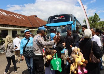 Kepulangan Jamaah Haji Kloter 15 JKG Tahun 1447 H/2026 M Polres Lampung Utara Berjaga