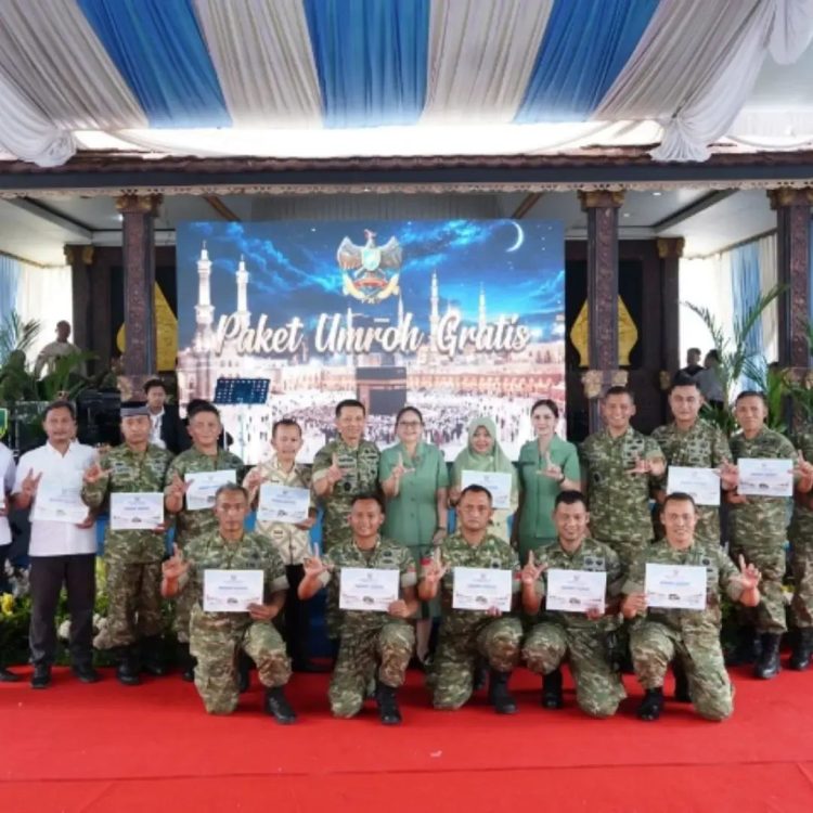 Tangis Haru Sertu Ahmad Romelan, Babinsa Kodim 0412/LU yang Tak Menyangka Bisa Berangkat Umrah Gratis di HUT Korem 043/Gatam.