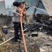 Polwan Bhabinkamtibmas Polsek Bangko Ikut padamkan Kebakaran Ruko Furniture Jati Bangko Merangin